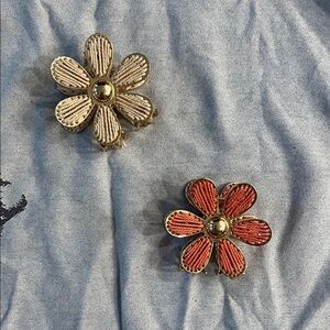 Flower claw clips